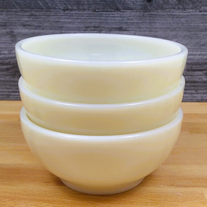 Load image into Gallery viewer, Fire King Anchor Hocking Set of 3 Chili Cereal Bowls Ivory USA
