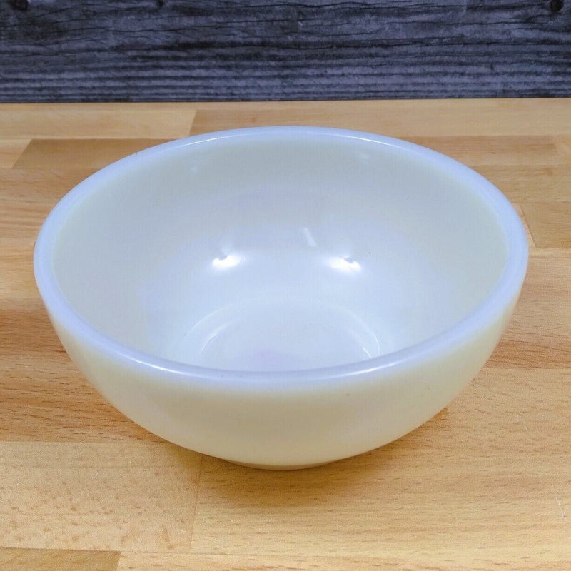Load image into Gallery viewer, Fire King Anchor Hocking Set of 3 Chili Cereal Bowls Ivory USA