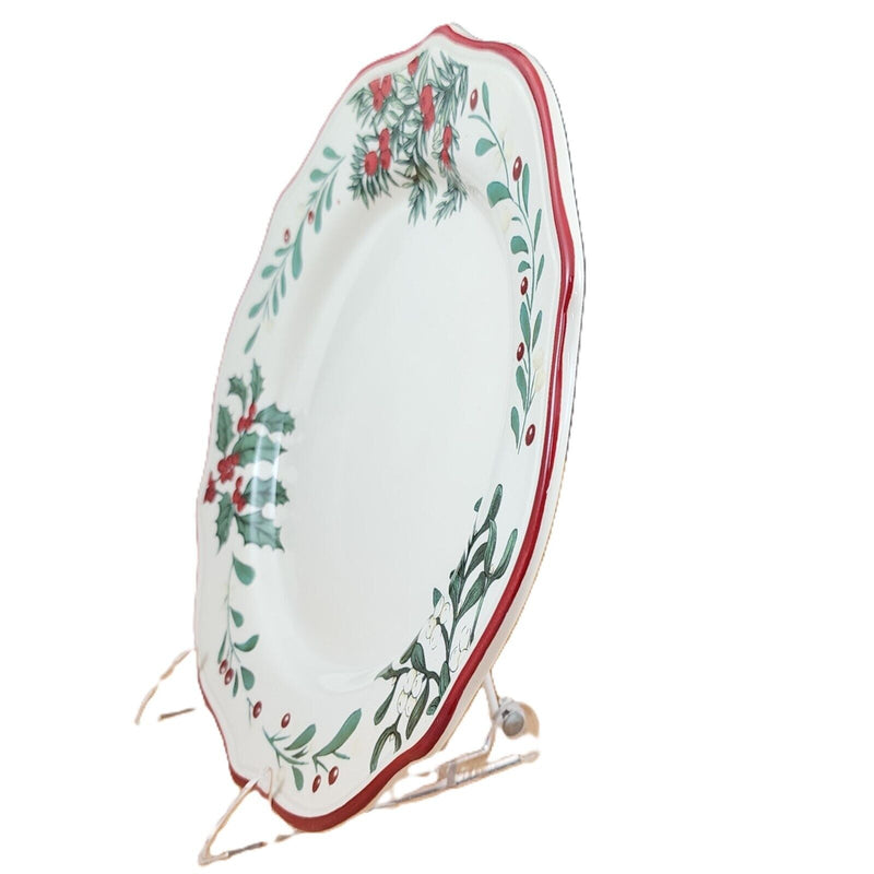 Load image into Gallery viewer, Better Homes & Gardens Winter Forest 4 Dinner Plates Heritage Collection Berries
