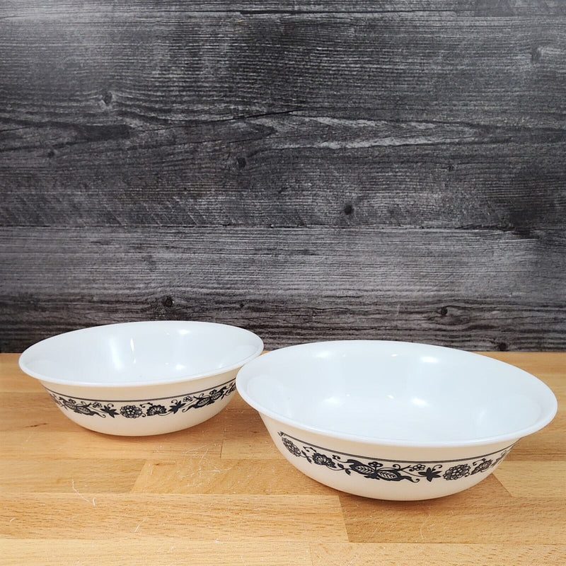 Load image into Gallery viewer, Corelle Corning Old Town Blue Set of 2 Cereal Soup Bowl 6 1/4" 16 cm Floral Rim