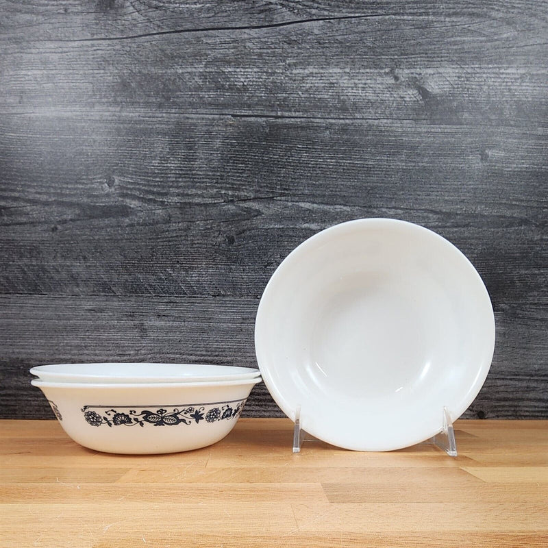 Load image into Gallery viewer, Corelle Corning Old Town Blue Set of 3 Cereal Soup Bowl 6 1/4" 16 cm Floral Rim