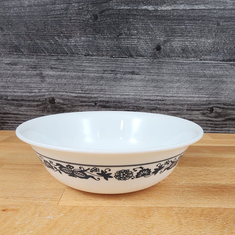 Load image into Gallery viewer, Corelle Corning Old Town Vegetable Bowl Ceramic 8 1/2" Floral Blue Onion Rim