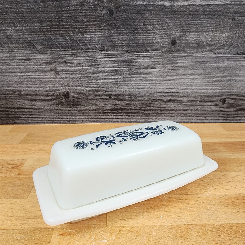 Load image into Gallery viewer, Corelle Corning Old Town Blue 1/4 Lb Covered Butter Dish Floral Blue Onion
