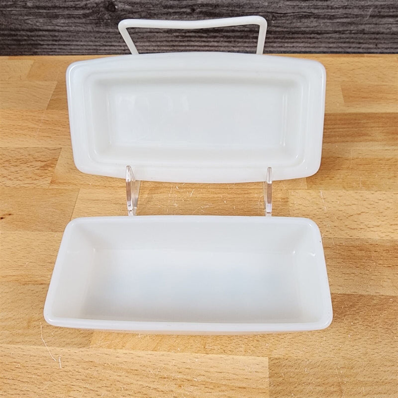 Load image into Gallery viewer, Corelle Corning Old Town Blue 1/4 Lb Covered Butter Dish Floral Blue Onion