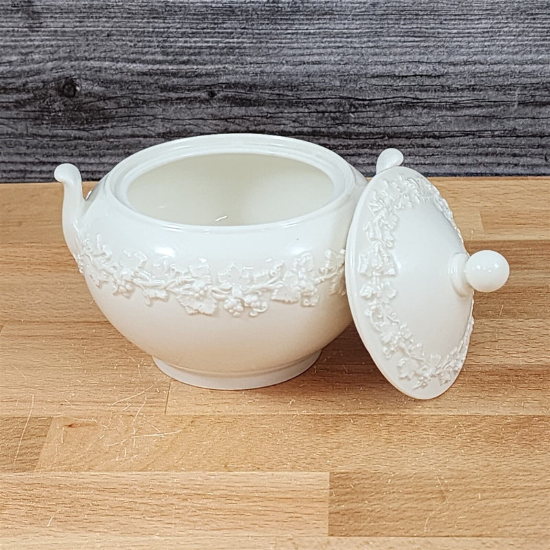 Load image into Gallery viewer, Wedgwood Cream Plain Edge 146 Sugar Bowl Embossed Queens Ware Etruria Barlaston