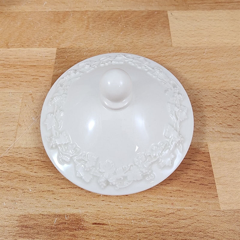 Load image into Gallery viewer, Wedgwood Cream Plain Edge 146 Sugar Bowl Embossed Queens Ware Etruria Barlaston