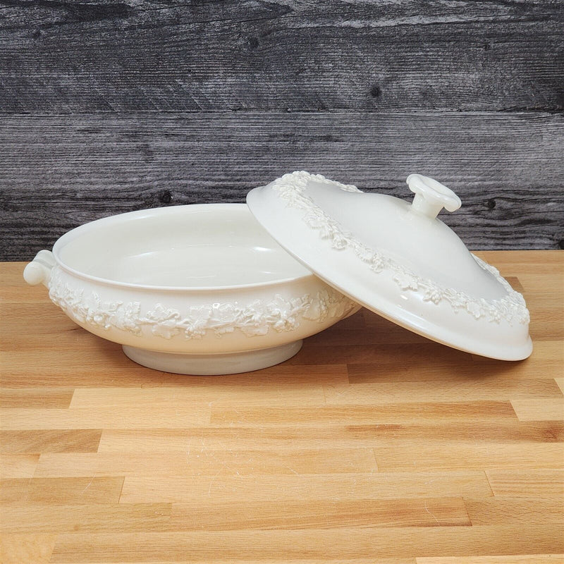 Load image into Gallery viewer, Wedgwood Cream Embossed Round Covered Vegetable Bowl & Lid Etruria Barlaston