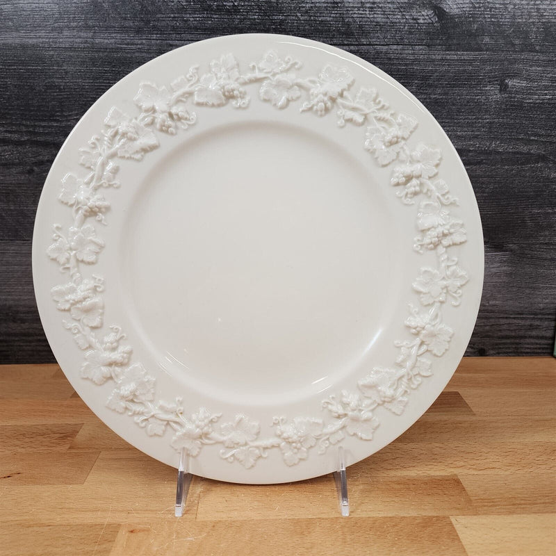 Load image into Gallery viewer, Wedgwood Cream 2 Dinner Plate Set Queens Ware 2" Embossed Rim Etruria Barlaston