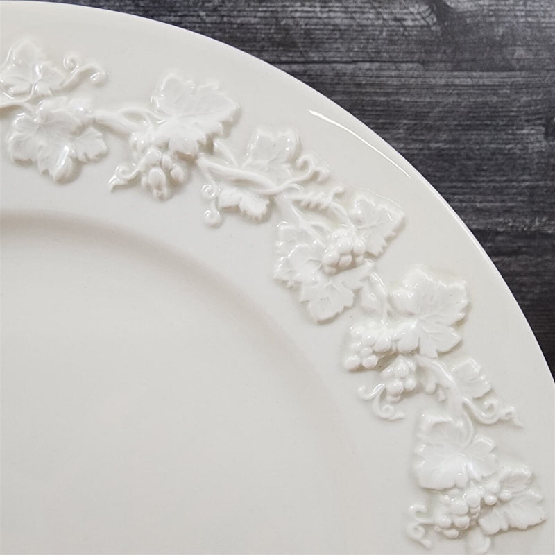 Load image into Gallery viewer, Wedgwood Cream 4 Dinner Plate Set Queens Ware 2" Embossed Rim Etruria Barlaston