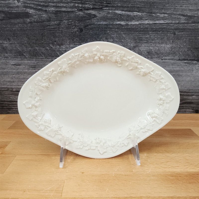 Load image into Gallery viewer, Wedgwood Cream Relish Gravy Under Plate Queens Ware Embossed Etruria Barlaston