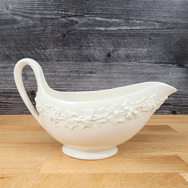 Load image into Gallery viewer, Wedgwood Cream Gravy Boat Queens Ware Embossed Rim Etruria Barlaston