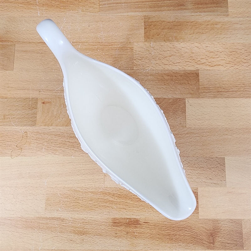 Load image into Gallery viewer, Wedgwood Cream Gravy Boat Queens Ware Embossed Rim Etruria Barlaston