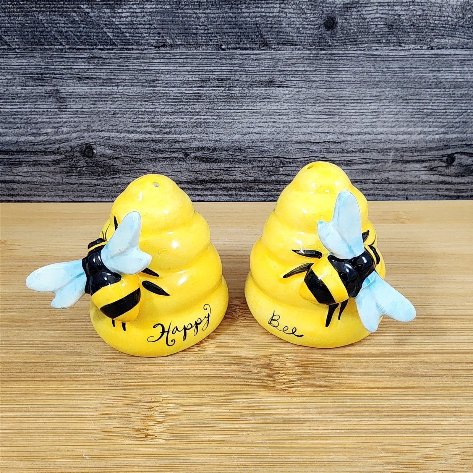 Happy Bumble Bee Hive Salt Pepper Set Collectible Ceramic Blue Sky