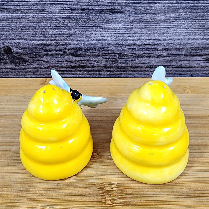 Load image into Gallery viewer, Happy Bumble Bee Hive Salt Pepper Set Collectible Ceramic Blue Sky Clayworks