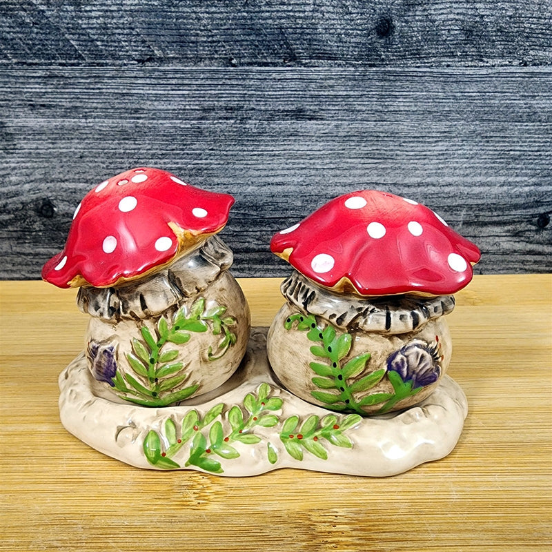 Load image into Gallery viewer, Mushroom Salt Pepper Set Ceramic Rustic Woodland Forest Garden Heather Goldminc
