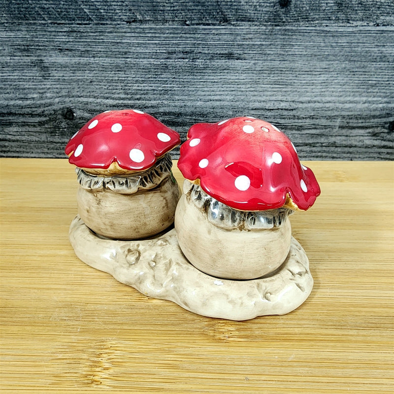 Load image into Gallery viewer, Mushroom Salt Pepper Set Ceramic Rustic Woodland Forest Garden Heather Goldminc