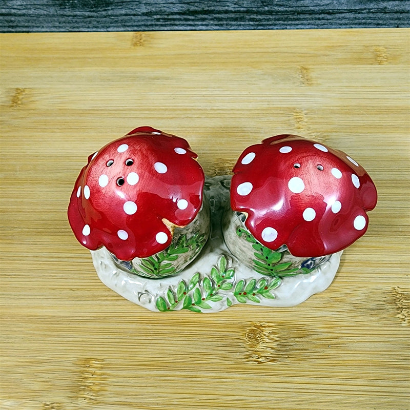 Load image into Gallery viewer, Mushroom Salt Pepper Set Ceramic Rustic Woodland Forest Garden Heather Goldminc