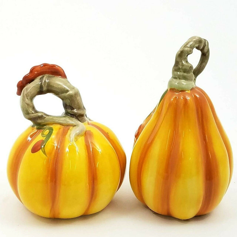Load image into Gallery viewer, Salt Pepper Shaker Set Harvest Pumpkin Collectible Decorative Home Deco Goldminc