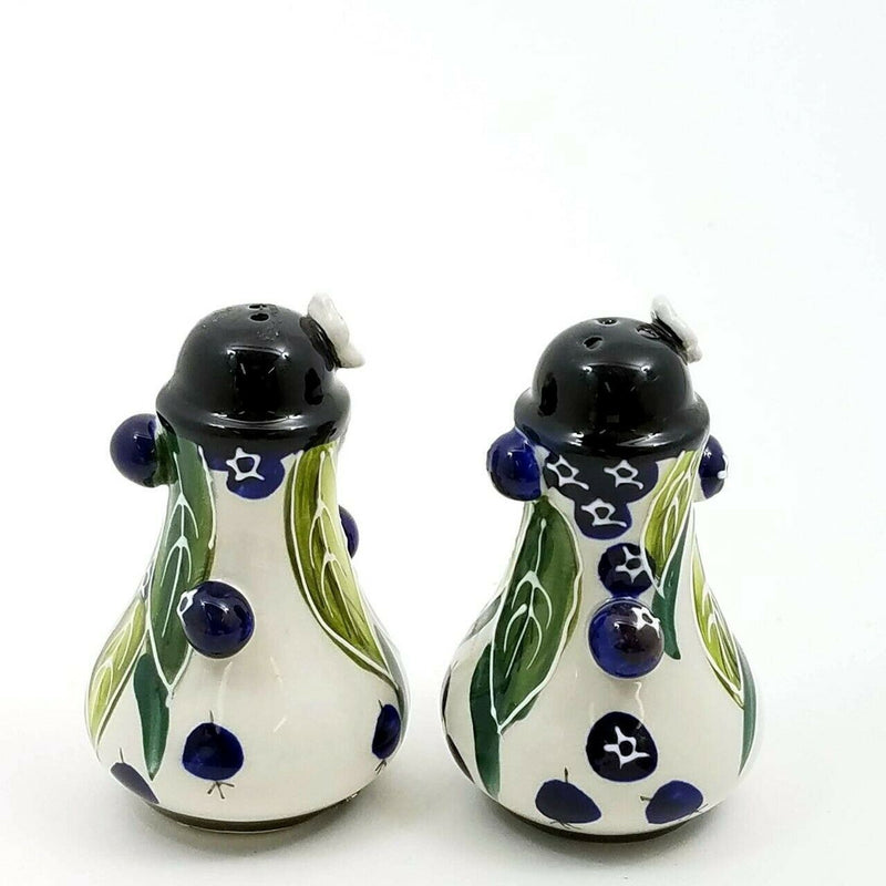 Load image into Gallery viewer, Salt and Pepper Shakers Set Blueberry Collectible Decorative Home Décor Goldminc