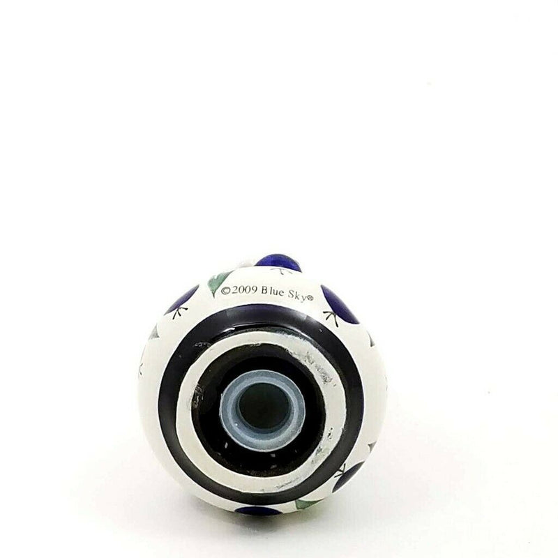 Load image into Gallery viewer, Salt and Pepper Shakers Set Blueberry Collectible Decorative Home Décor Goldminc