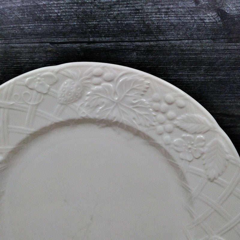 Load image into Gallery viewer, Mikasa English Countryside Embossed Platter White DP 900 13" (33cm) Chop Plate