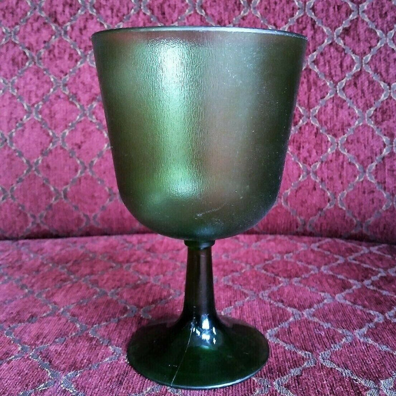 Load image into Gallery viewer, Frosted Green Plastic Pedestal Goblet (Set of 8)