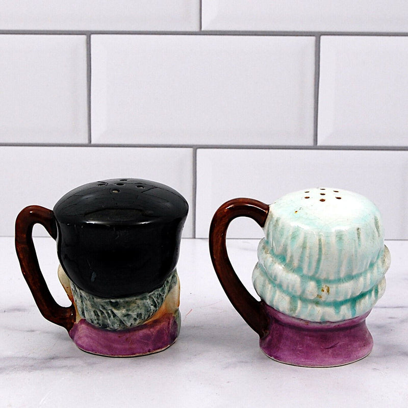 Load image into Gallery viewer, Vintage Colonial Man and Woman Salt and Pepper Shakers