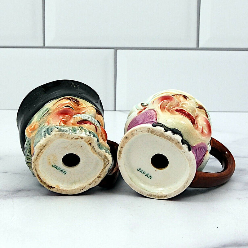 Load image into Gallery viewer, Vintage Colonial Man and Woman Salt and Pepper Shakers