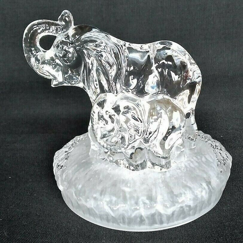 Load image into Gallery viewer, Oneida Wildlife Capri Collection Crystal Elephant & Baby with Trunks Up