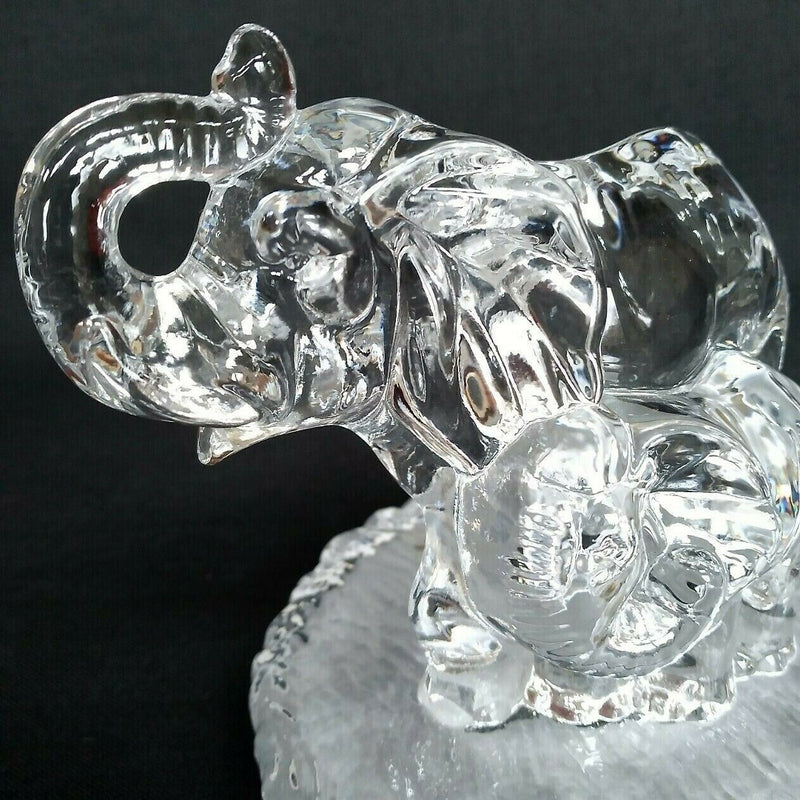 Load image into Gallery viewer, Oneida Wildlife Capri Collection Crystal Elephant & Baby with Trunks Up