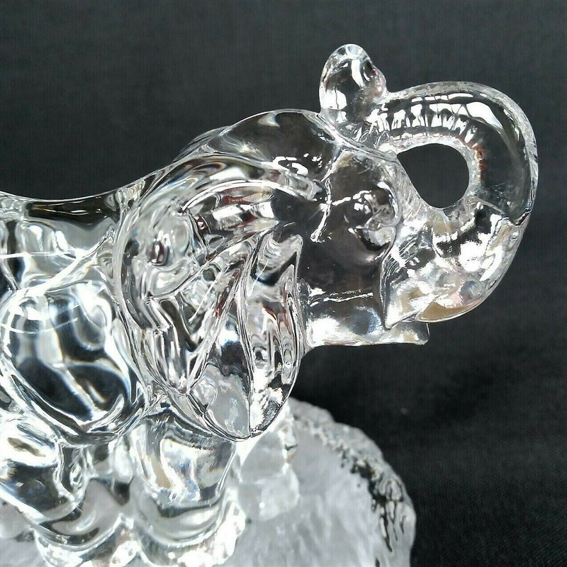Load image into Gallery viewer, Oneida Wildlife Capri Collection Crystal Elephant & Baby with Trunks Up