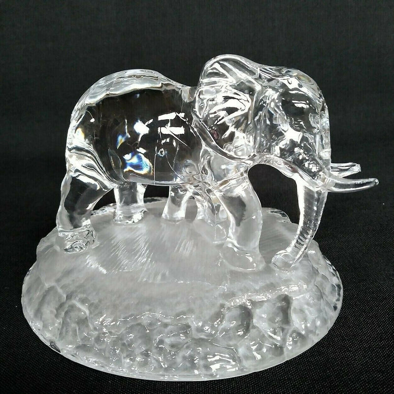 Load image into Gallery viewer, Oneida Wildlife Capri Collection Crystal Elephant & Baby with Trunks Down