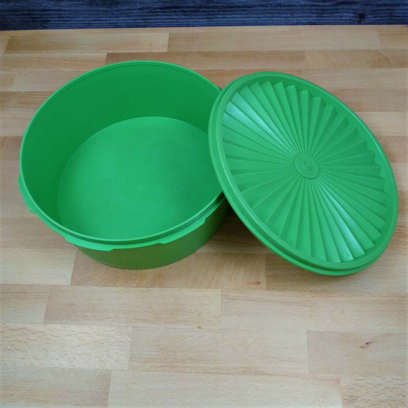 Load image into Gallery viewer, Apple Green Tupperware Round Canister Container #1204 With Servalier Lid