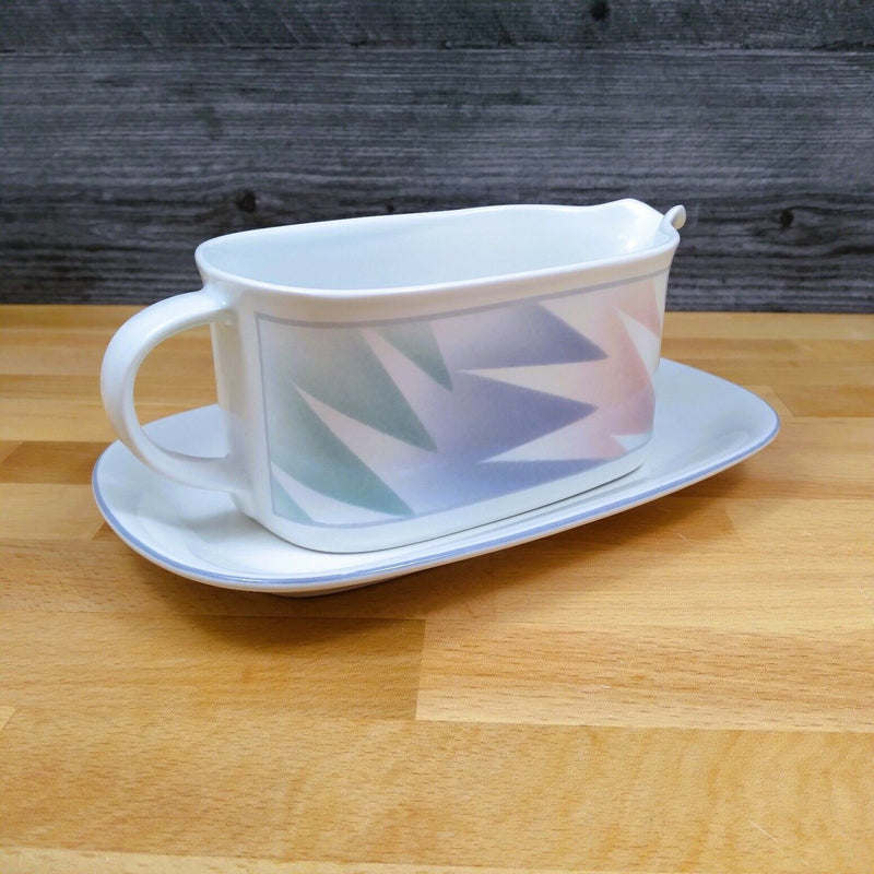 Load image into Gallery viewer, Mikasa Intaglio Fantazz Gravy Boat & Under Plate CAC64 Dinnerware John Bergen