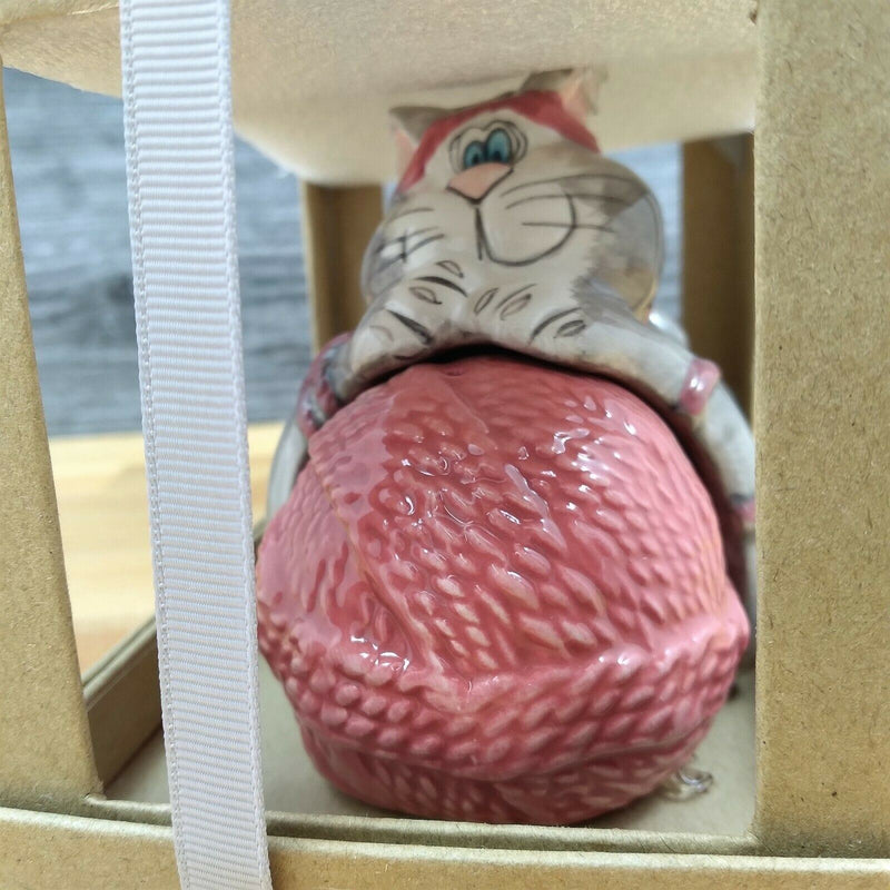 Load image into Gallery viewer, Kitten with Yarn Design Salt Pepper Set Collectible by Blue Sky Clayworks