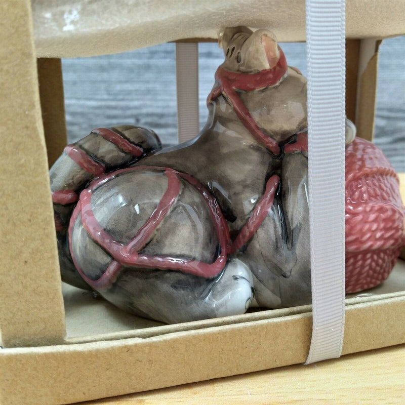 Load image into Gallery viewer, Kitten with Yarn Design Salt Pepper Set Collectible by Blue Sky Clayworks