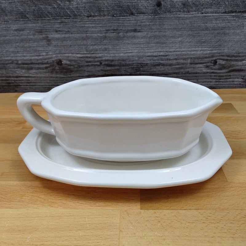 Load image into Gallery viewer, Pfaltzgraff Heritage white Gravy Boat and Under Plate Dinnerware