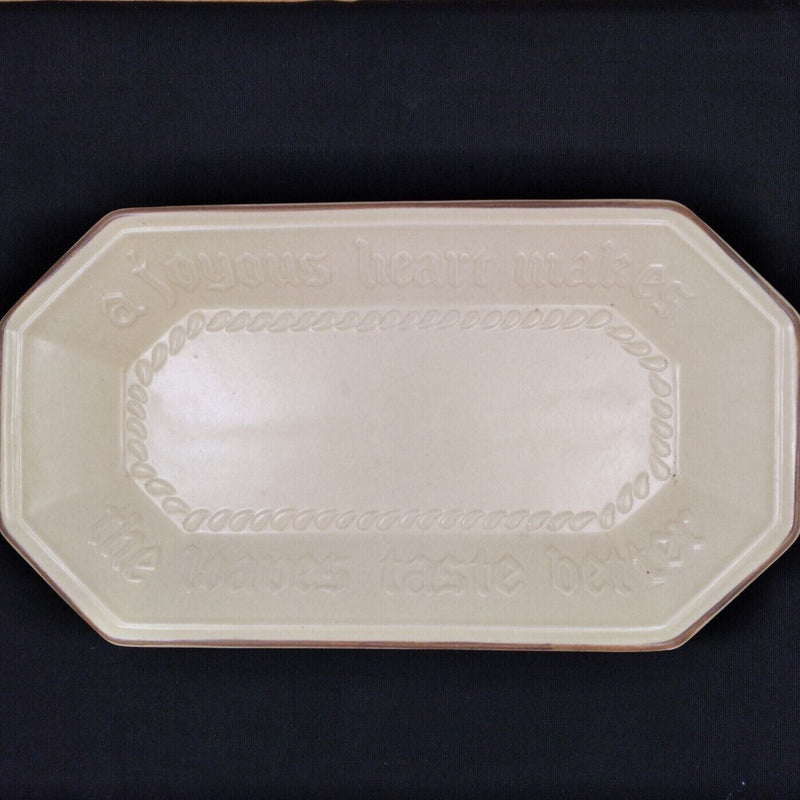 Load image into Gallery viewer, Pfaltzgraff Village 12” Bread Tray Server Tan Brown Castle Mark 529