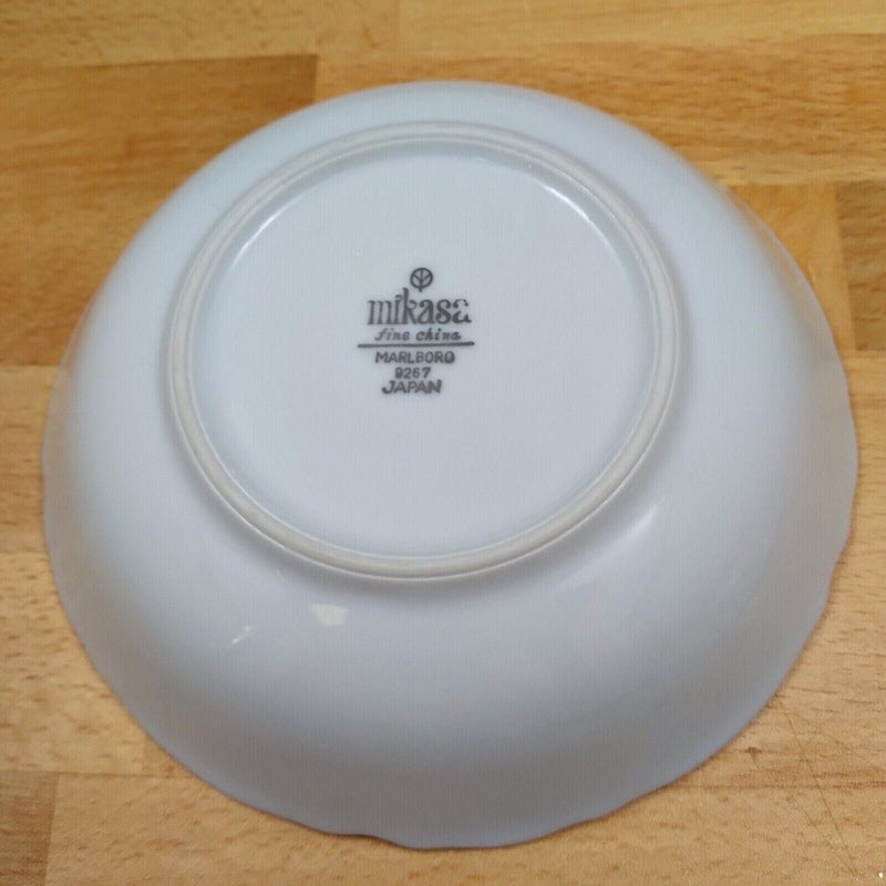 Load image into Gallery viewer, Mikasa Marlboro 7 Fruit Dessert Bowls Verge Scalloped Platinum Border 9267 5.5”