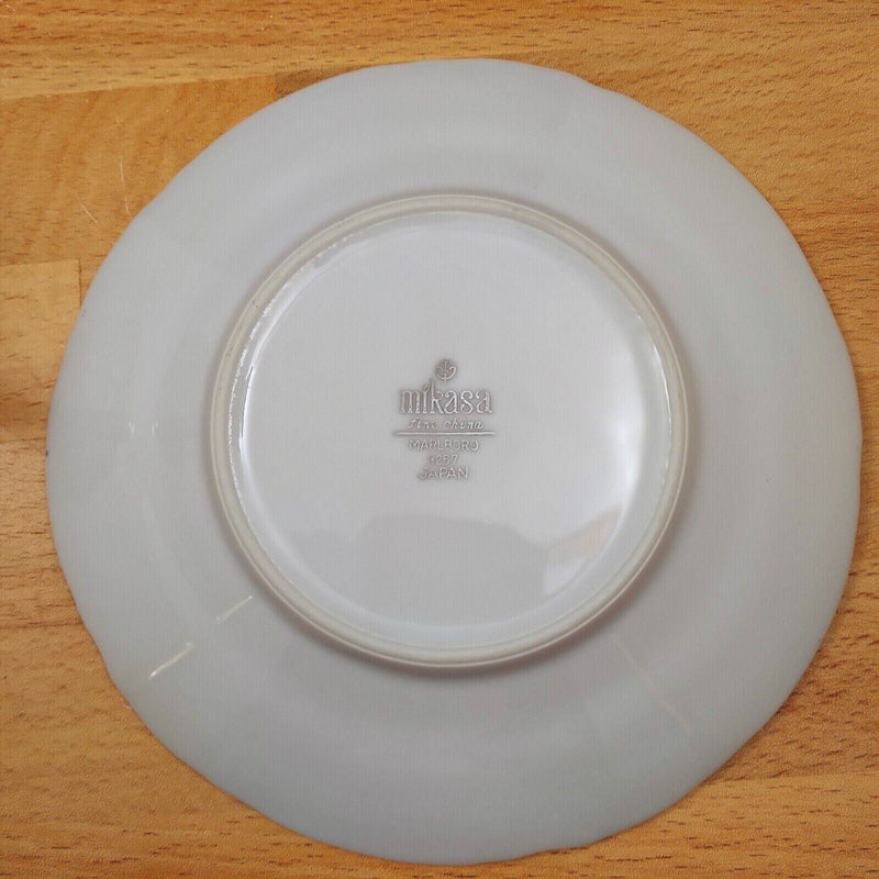 Load image into Gallery viewer, Mikasa Marlboro 8 Bread Butter Plate Verge Scalloped Platinum Border 9267 6.5”