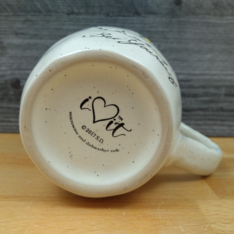 Load image into Gallery viewer, Be Yourself Saying Coffee Mug 16oz (473ml) Bee Embossed Beverage Cup Blue Sky