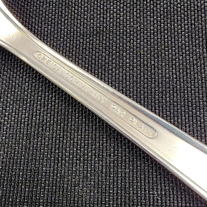 Load image into Gallery viewer, Oneida Community Soup Spoons Set of 6 Linda 1949 Silverplated Spoon