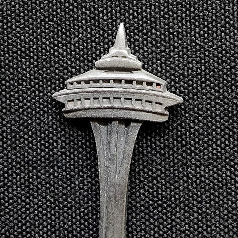 Load image into Gallery viewer, Seattle Space Needle Collector Souvenir Spoon 4in