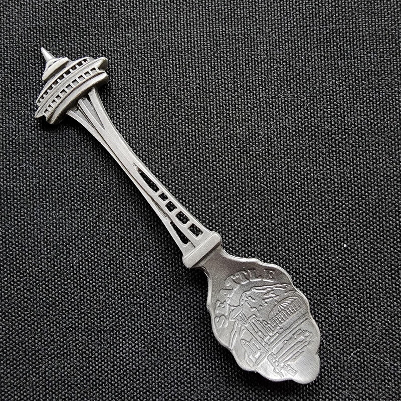 Load image into Gallery viewer, Seattle Space Needle Collector Souvenir Spoon 4in