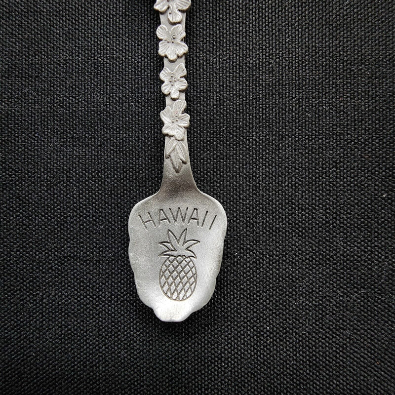 Load image into Gallery viewer, Hawaii Tropical Island Aloha State Collectible Travel Souvenir Spoon USA Vintage