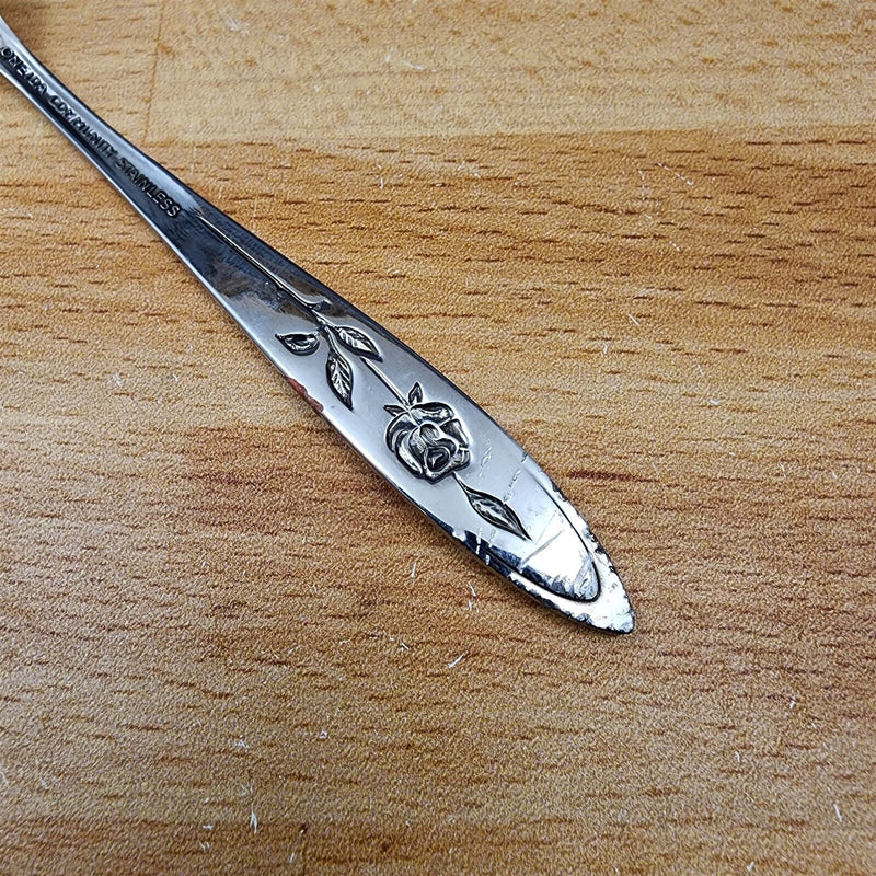 Load image into Gallery viewer, Oneida MY ROSE Flat Handle Butter Knife Community Stainless Flatware 6 3/4" 17cm