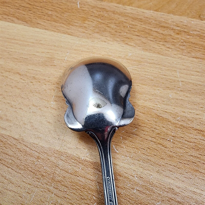 Load image into Gallery viewer, Sugar Spoon Avalon Silverplate 1901 by Oneida Flatware 6" (15cm)