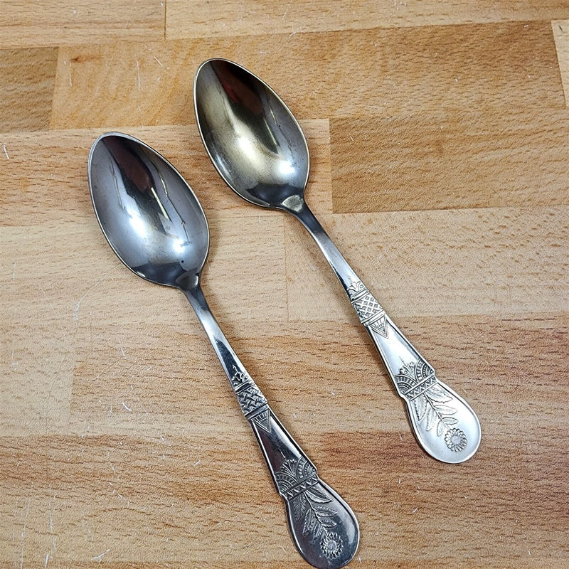 Load image into Gallery viewer, Shefield Plate Sunflower Design Set of 2 Spoon Silverplated Flatware 6 in (15cm)