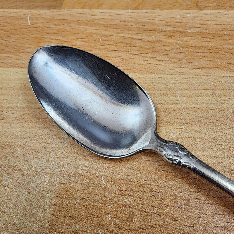 Load image into Gallery viewer, Teaspoon Norfolk Silverplate 1905 by International Silver Flatware 5 7/8" (15cm)