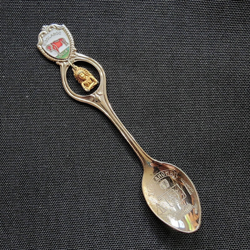 Load image into Gallery viewer, Woolaroc Oklahoma Collectible Travel Souvenir Spoon 4.5" (11cm) Indian Dangler